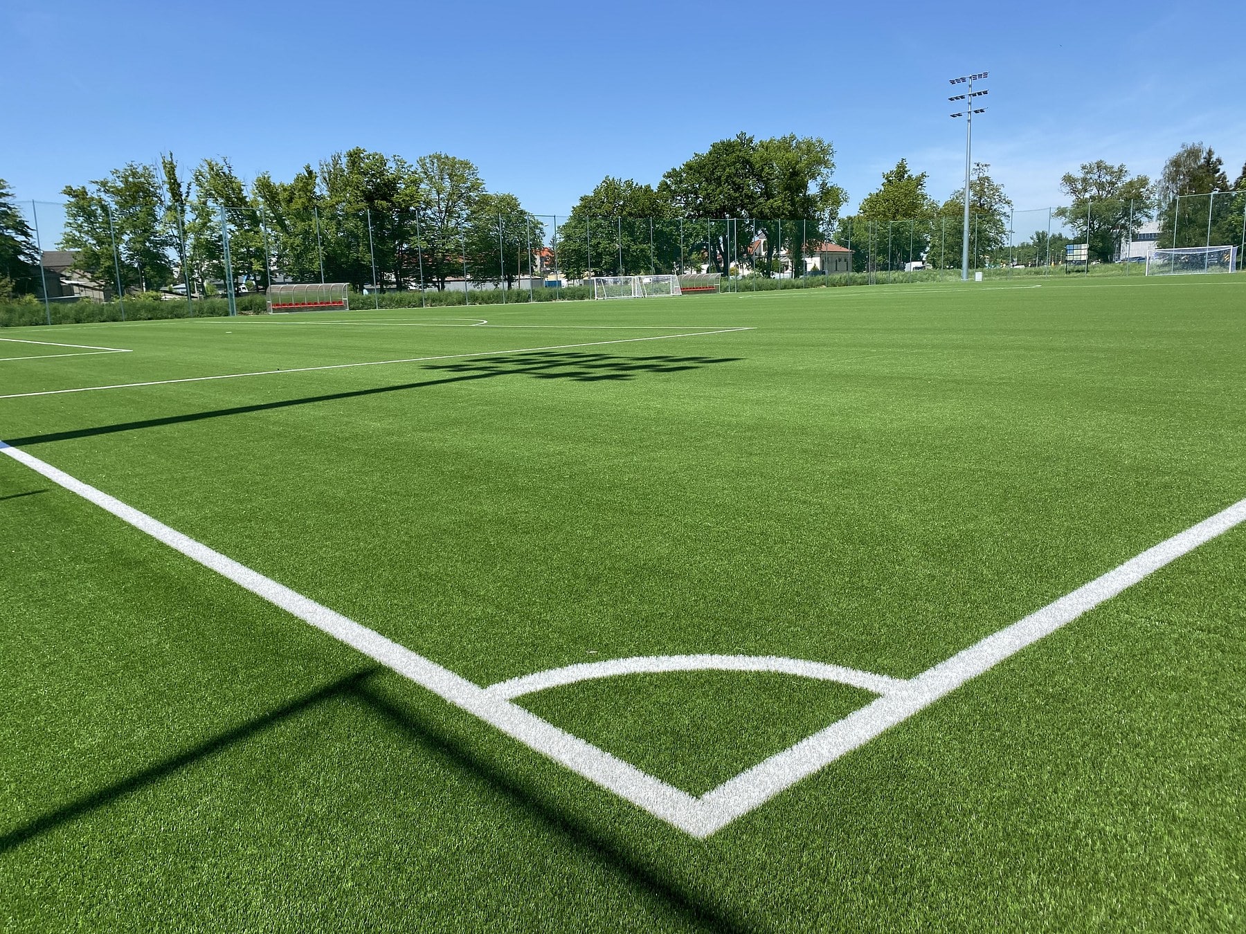 boisko-pelnowymiarowe-caloroczne-wadowice-10 (1)